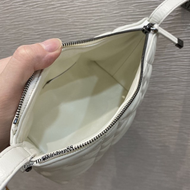 Dior專櫃爆款菱格白色小牛皮女包 迪奧小號2022最新飯盒包 fkd1490